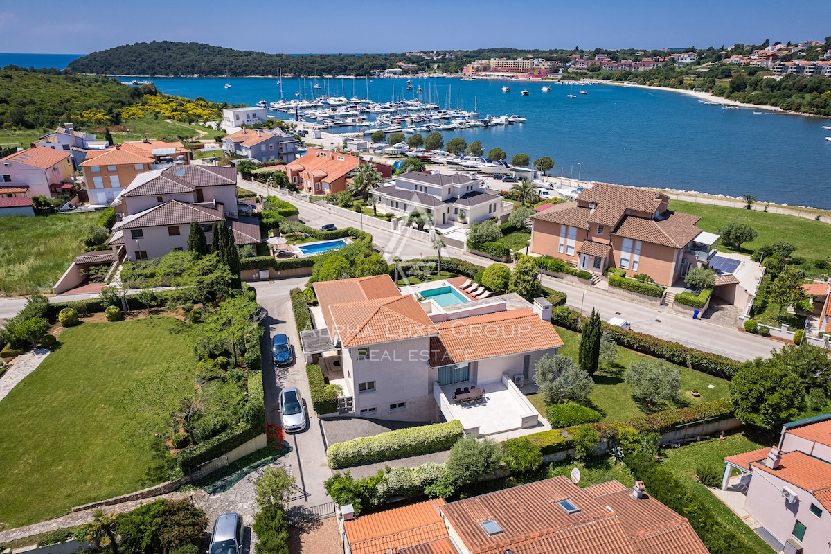 Istria, Banjole: Villa di lusso vicino alla marina