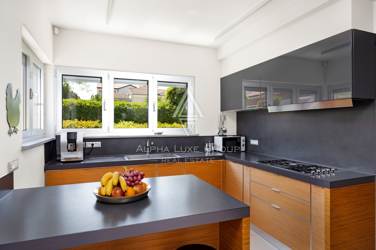 Istria, Banjole: Villa di lusso vicino alla marina