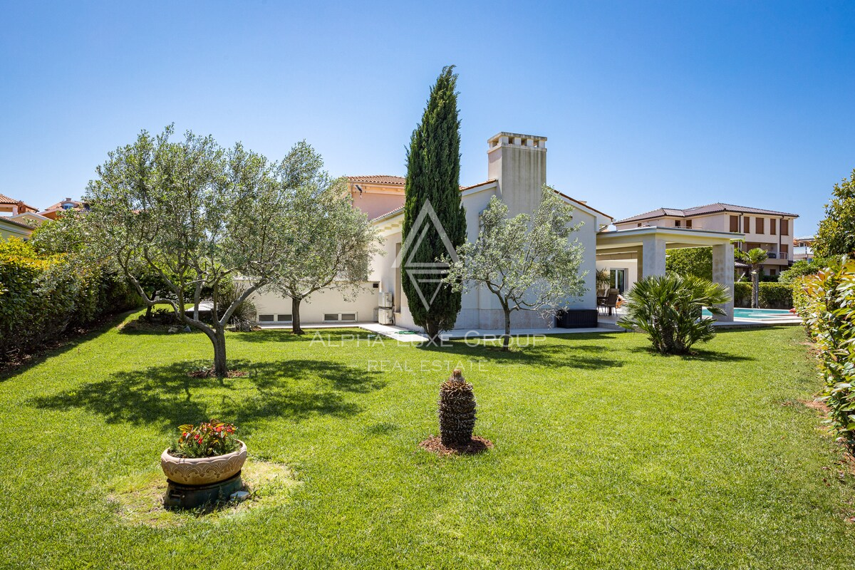 Istria, Banjole: Villa di lusso vicino alla marina