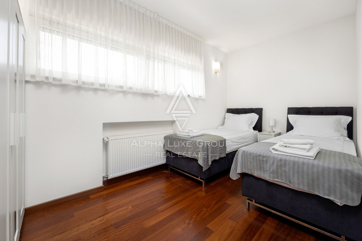 Istria, Banjole: Villa di lusso vicino alla marina