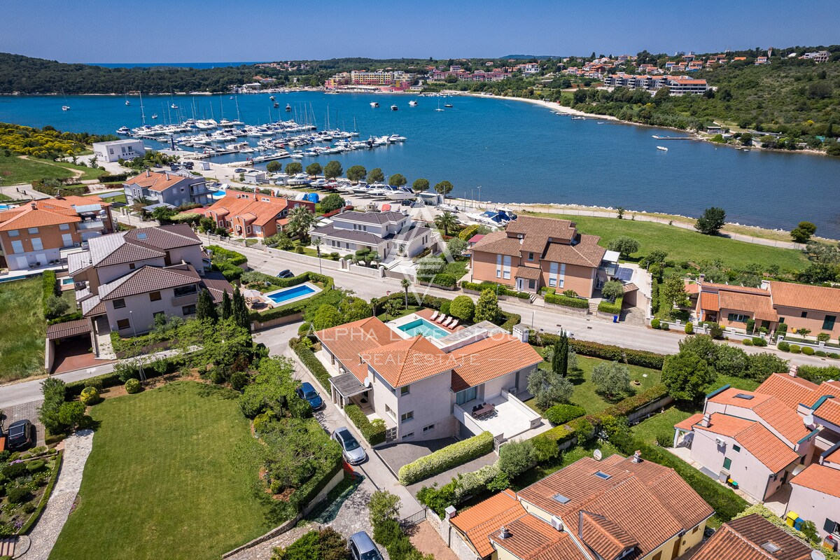 Istria, Banjole: Villa di lusso vicino alla marina