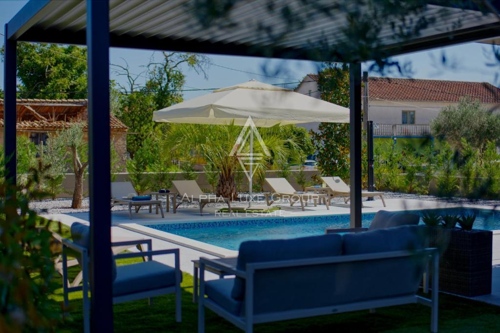 Istria, Pula: Villa moderna arredata vicino città