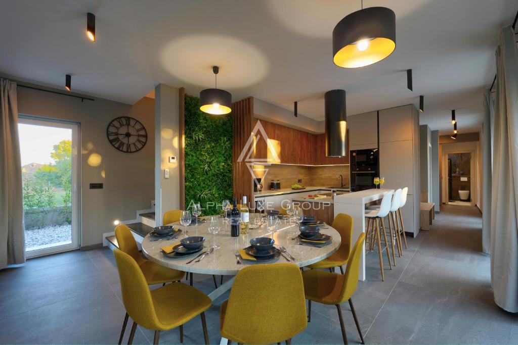 Istria, Pula: Villa moderna arredata vicino città