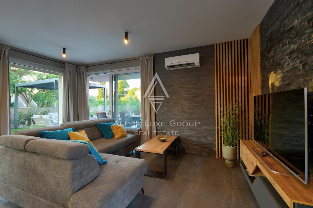 Istria, Pula: Villa moderna arredata vicino città