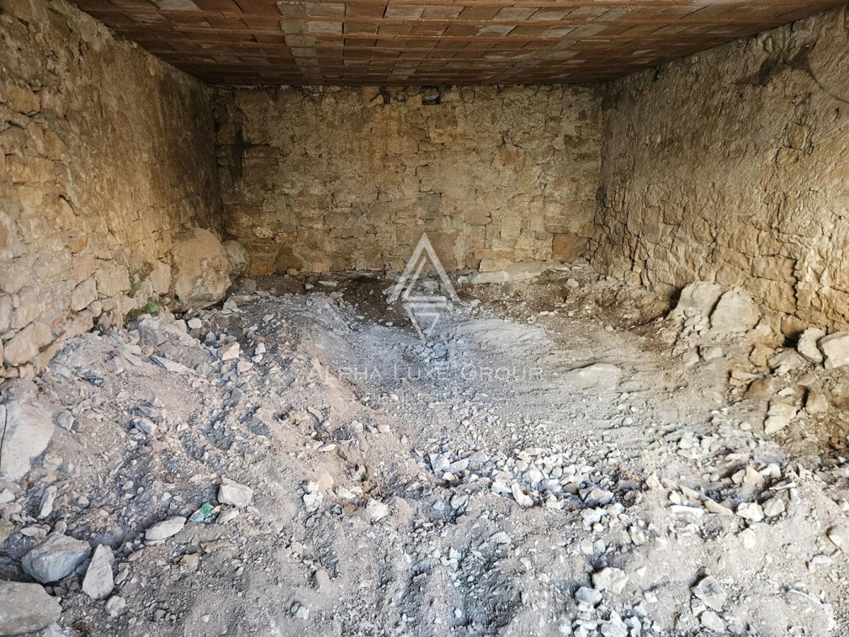 Istria, Poreč – Casa in pietra ristrutturata con giardino