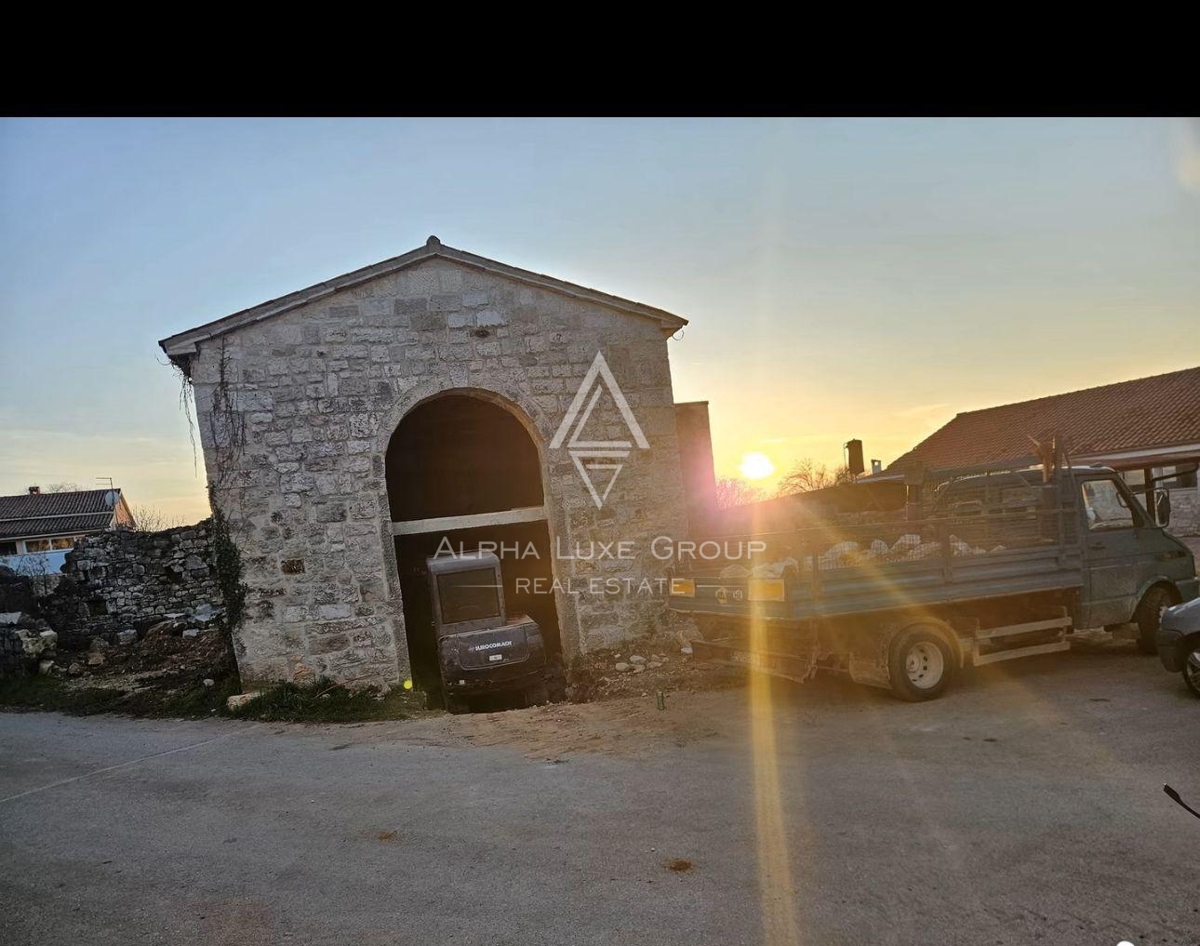 Istria, Poreč – Casa in pietra ristrutturata con giardino