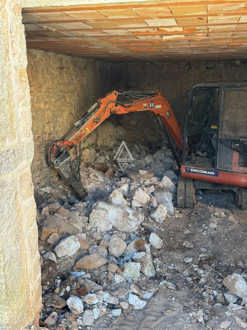 Istria, Poreč – Casa in pietra ristrutturata con giardino