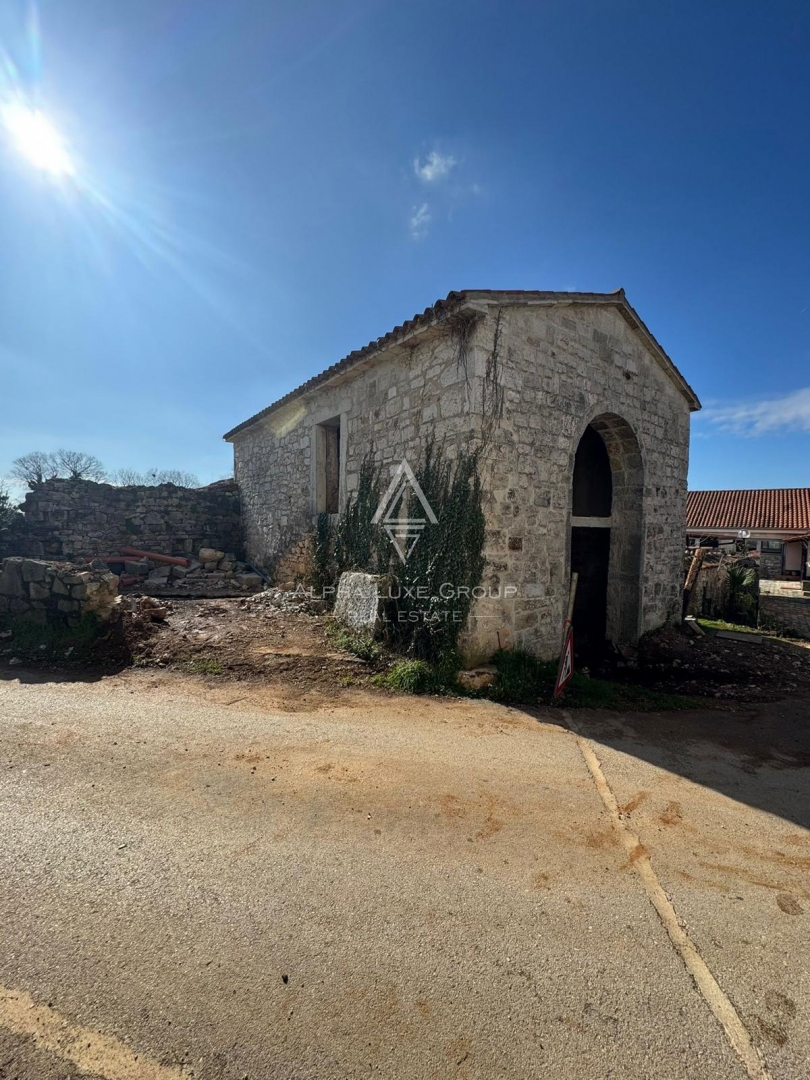 Istria, Poreč – Casa in pietra ristrutturata con giardino