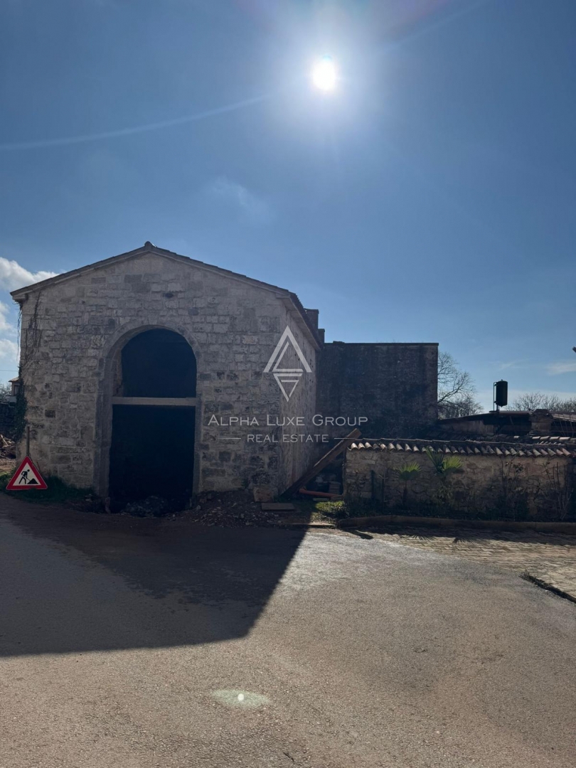 Istria, Poreč – Casa in pietra ristrutturata con giardino