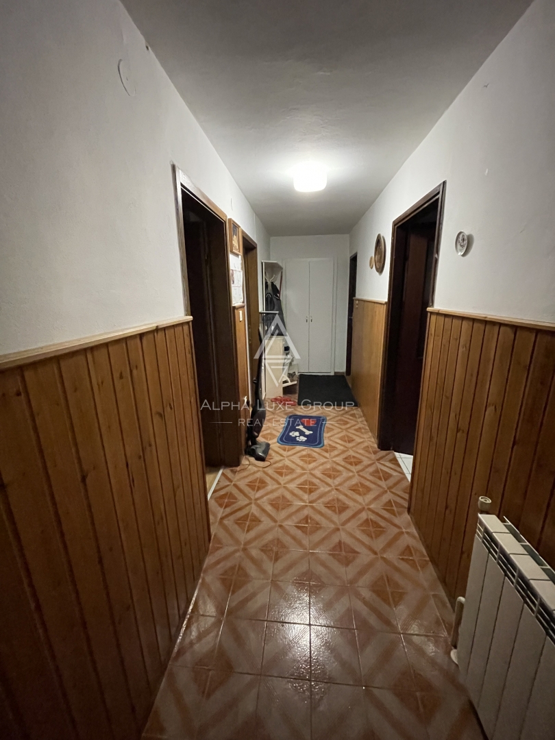 Istria, Buzet – Ampia casa familiare con garage