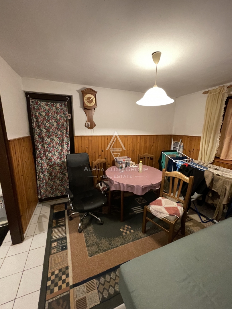 Istria, Buzet – Ampia casa familiare con garage