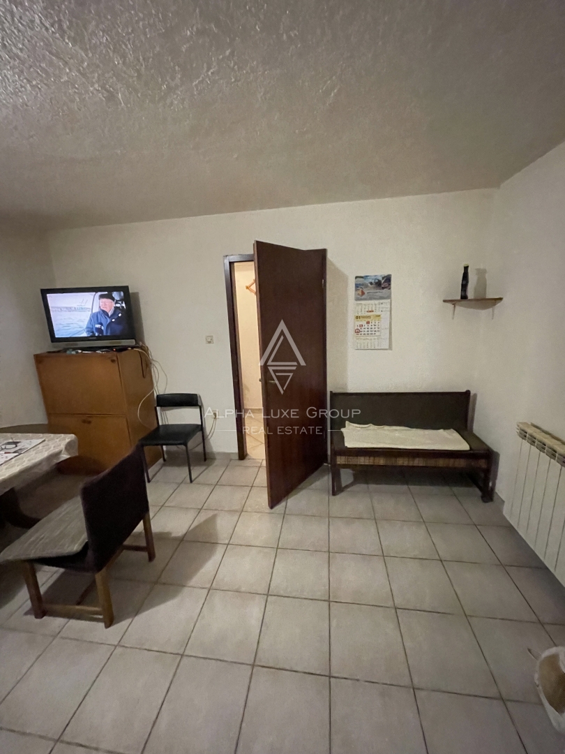 Istria, Buzet – Ampia casa familiare con garage