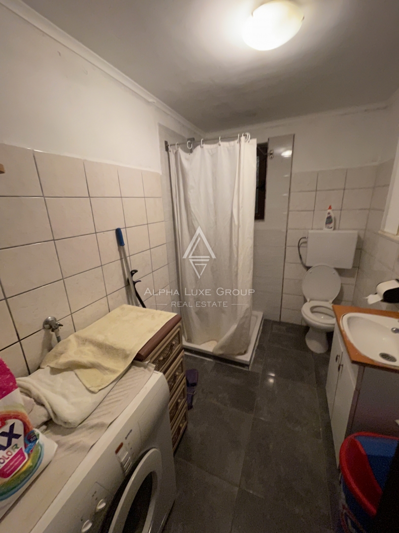 Istria, Buzet – Ampia casa familiare con garage