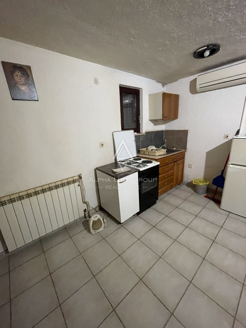 Istria, Buzet – Ampia casa familiare con garage