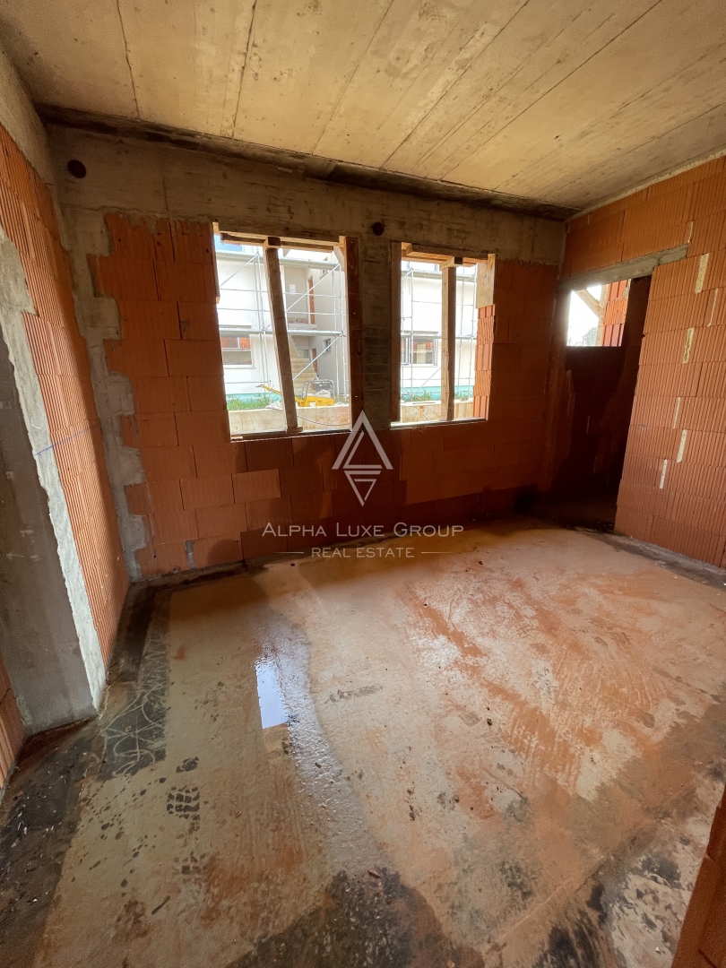 Istria, Poreč – moderno appartamento con cortile