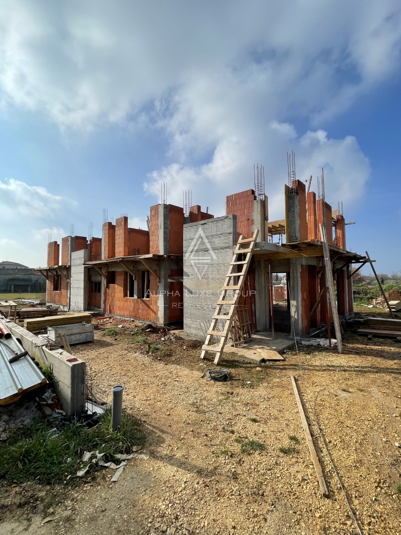 Istria, Poreč – moderno appartamento con cortile