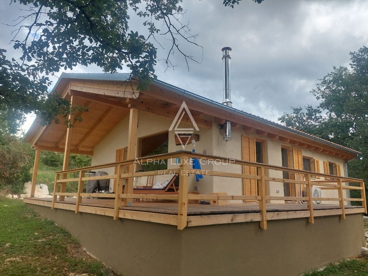 Istria, Poreč: Casa in legno con grande terreno