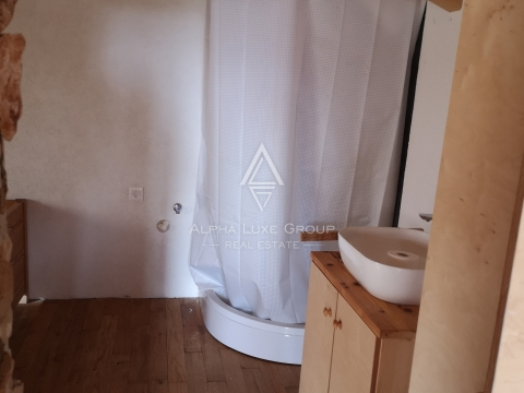 Istria, Poreč: Casa in legno con grande terreno