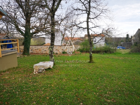 Istria, Poreč: Casa in legno con grande terreno