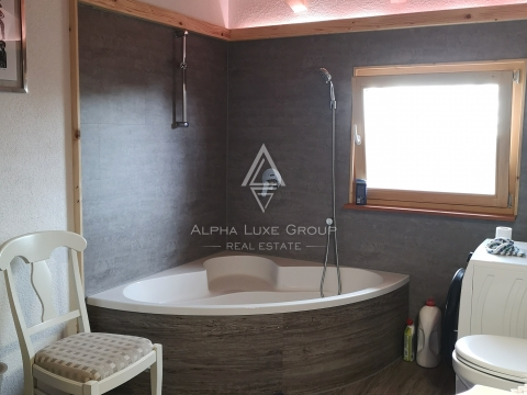 Istria, Poreč: Casa in legno con grande terreno