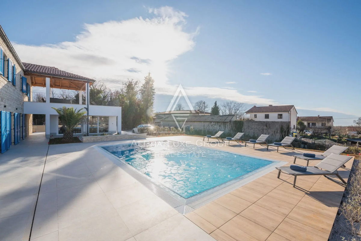 Istria, Višnjan: Villa moderna di lusso con vista