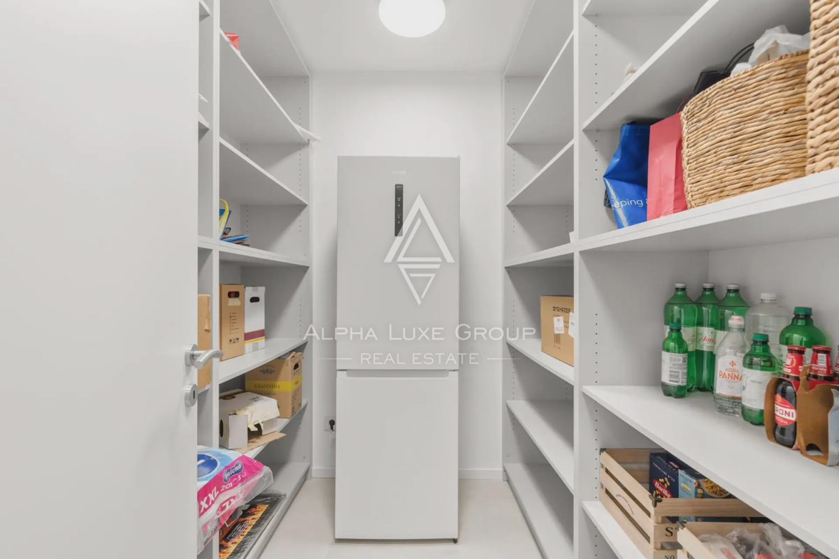 Istria, Višnjan: Villa moderna di lusso con vista