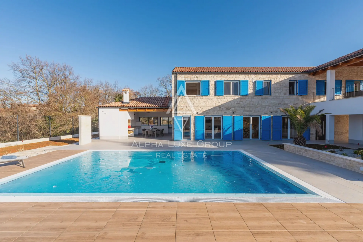 Istria, Višnjan: Villa moderna di lusso con vista
