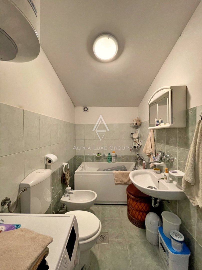 Istria, Kanfanar – Casa ferroviaria unica con potenziale di ristrutturazione in vendita