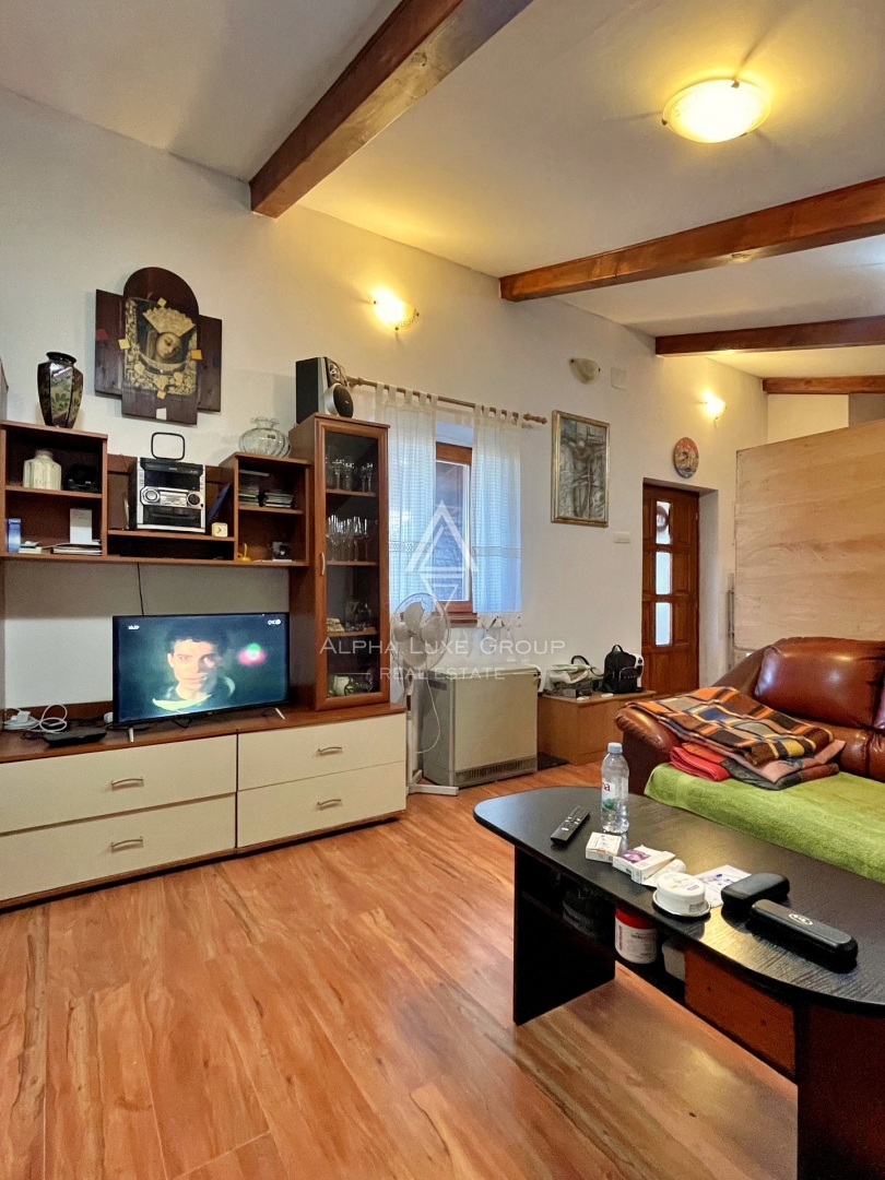 Istria, Kanfanar – Casa ferroviaria unica con potenziale di ristrutturazione in vendita