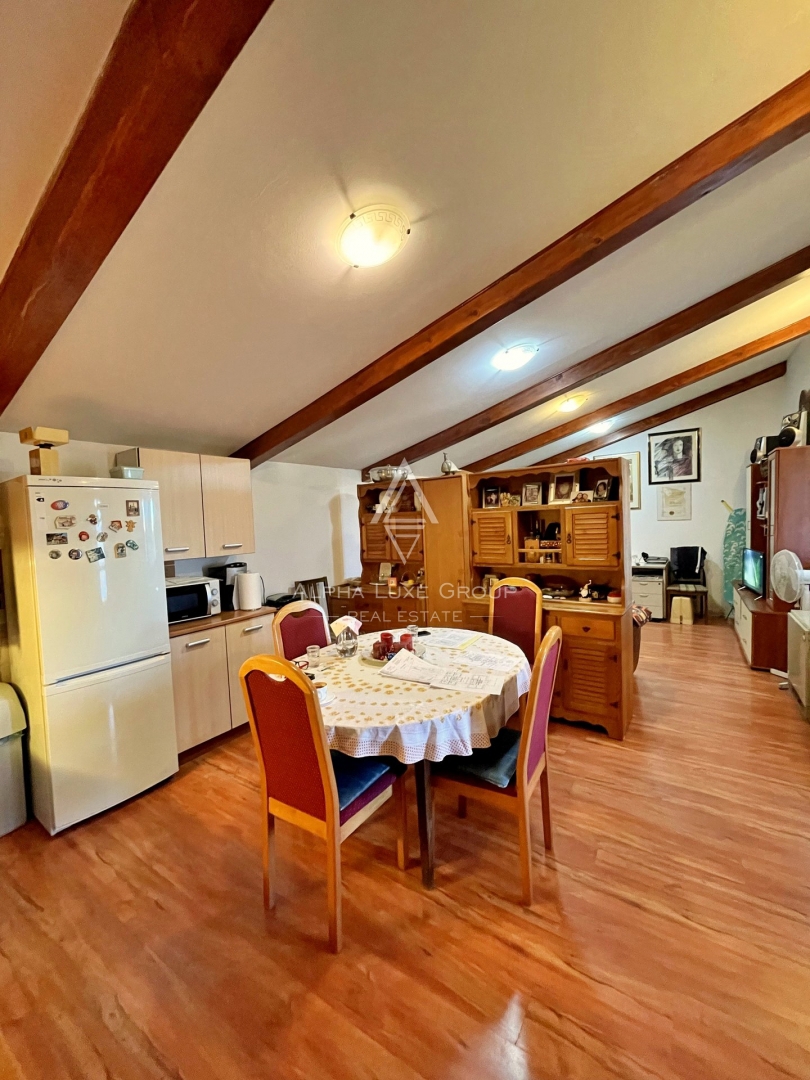 Istria, Kanfanar – Casa ferroviaria unica con potenziale di ristrutturazione in vendita