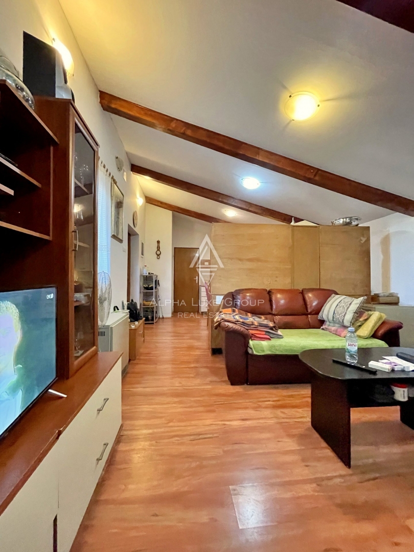 Istria, Kanfanar – Casa ferroviaria unica con potenziale di ristrutturazione in vendita