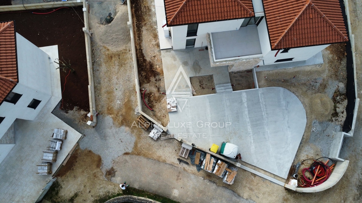 Istria, Vrsar, Villa indipendente di alta qualità con piscina in una posizione panoramica