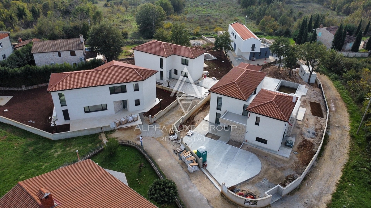 Istria, Vrsar, Villa indipendente di alta qualità con piscina in una posizione panoramica