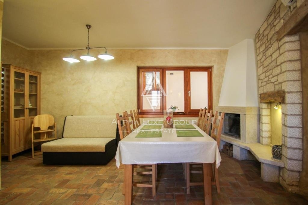 Istria, Novigrad – Villa di lusso con vista mare e servizi moderni in vendita