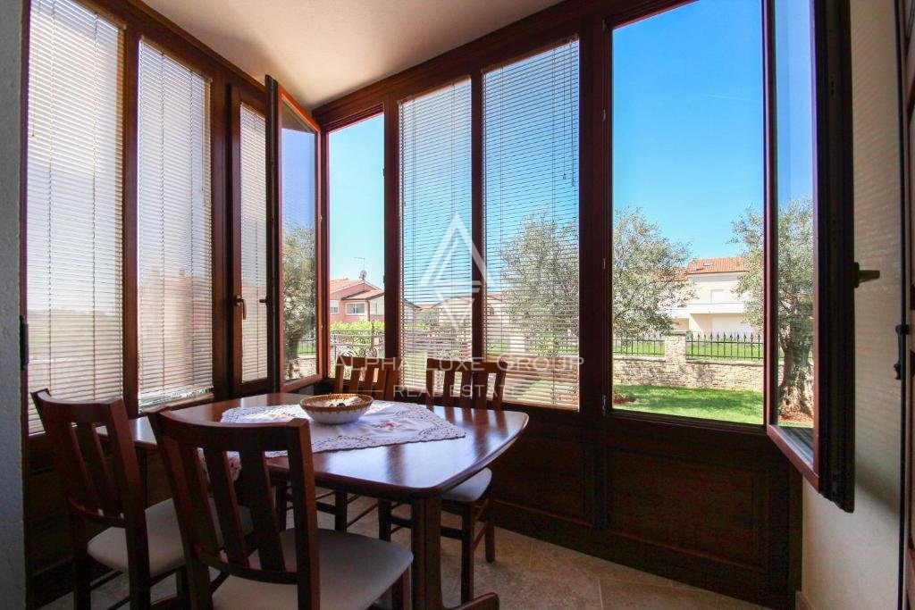 Istria, Novigrad – Villa di lusso con vista mare e servizi moderni in vendita