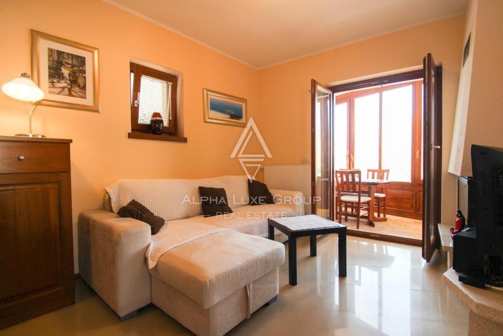 Istria, Novigrad – Villa di lusso con vista mare e servizi moderni in vendita