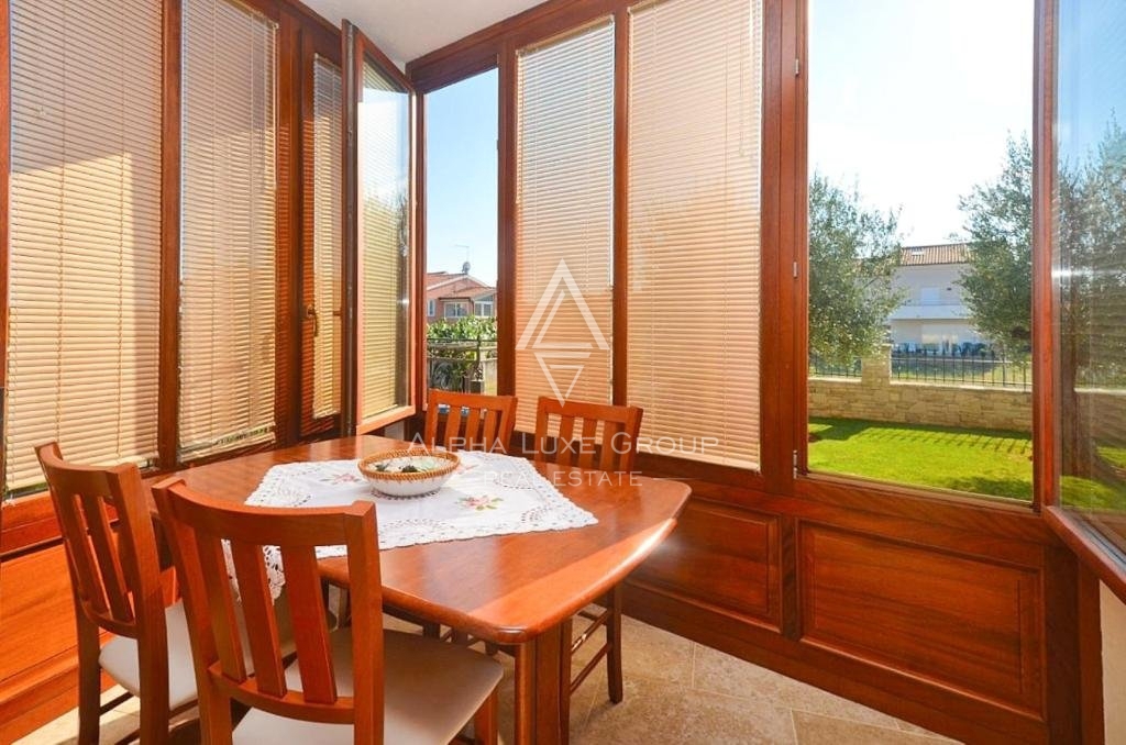 Istria, Novigrad – Villa di lusso con vista mare e servizi moderni in vendita
