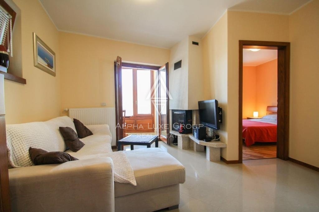 Istria, Novigrad – Villa di lusso con vista mare e servizi moderni in vendita