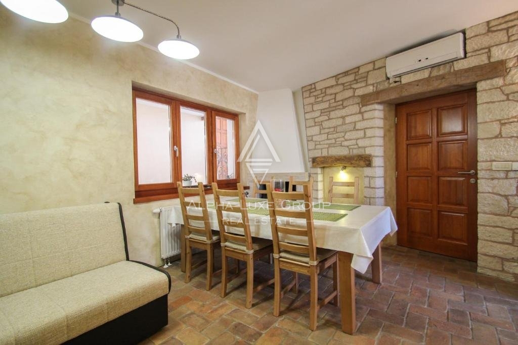 Istria, Novigrad – Villa di lusso con vista mare e servizi moderni in vendita