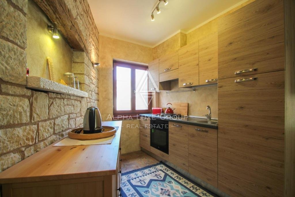 Istria, Novigrad – Villa di lusso con vista mare e servizi moderni in vendita