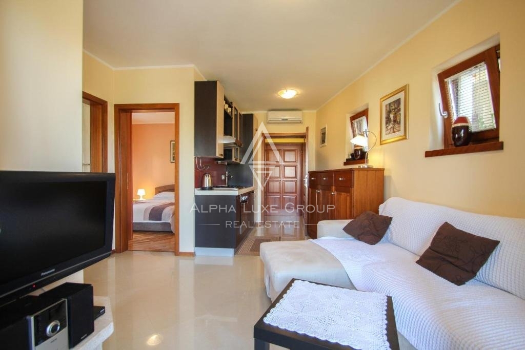 Istria, Novigrad – Villa di lusso con vista mare e servizi moderni in vendita
