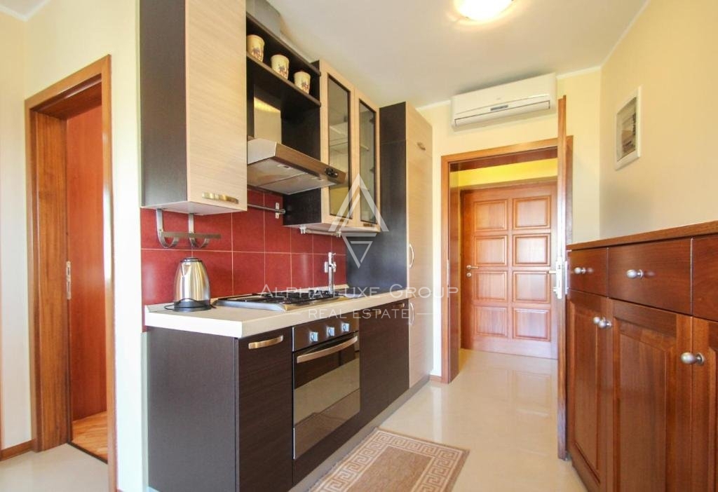 Istria, Novigrad – Villa di lusso con vista mare e servizi moderni in vendita