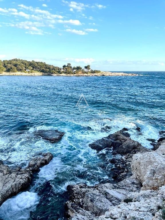 Istria, Fažana: Elegante proprietà con due ville e piscina in vendita