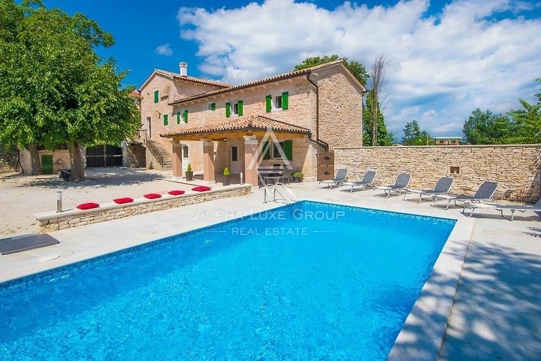 ISTRIA, ŽMINJ - Splendida villa in pietra con piscina