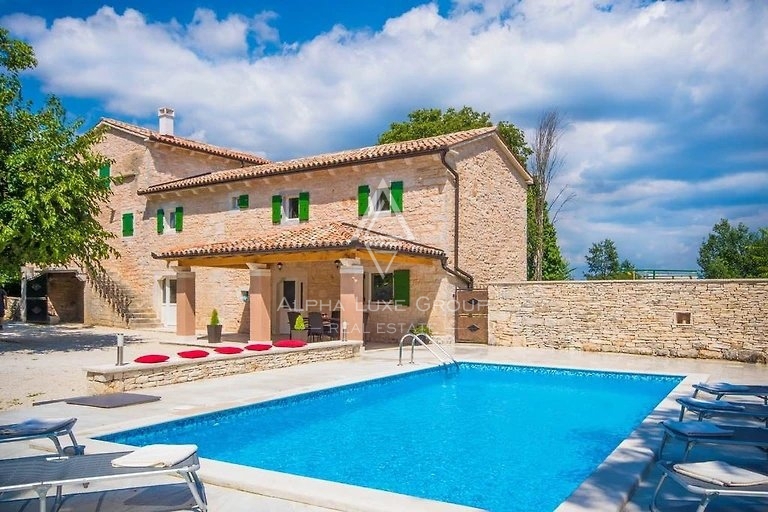 ISTRIA, ŽMINJ - Splendida villa in pietra con piscina