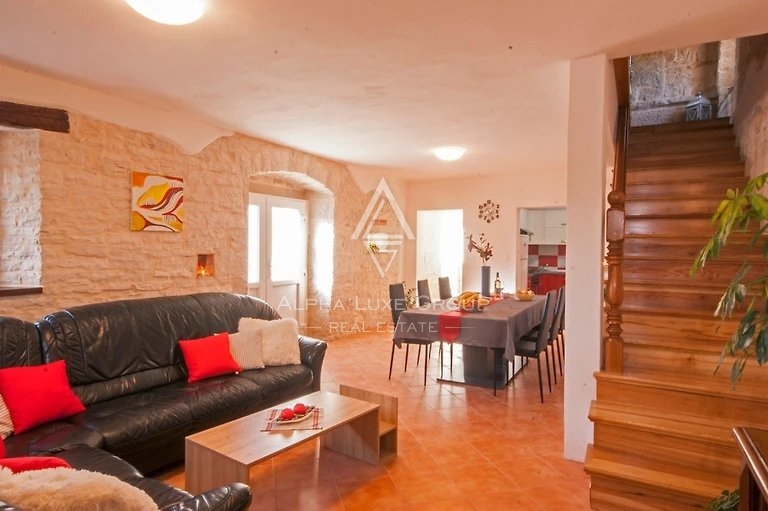 ISTRIA, ŽMINJ - Splendida villa in pietra con piscina