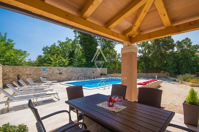 ISTRIA, ŽMINJ - Splendida villa in pietra con piscina