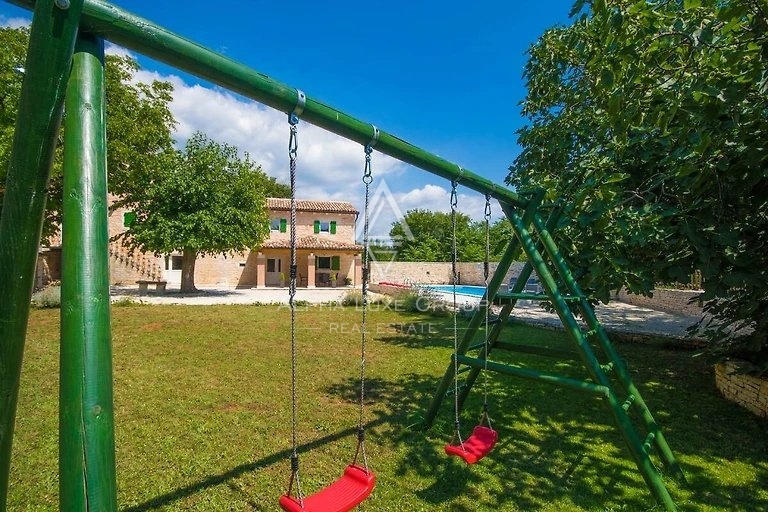 ISTRIA, ŽMINJ - Splendida villa in pietra con piscina