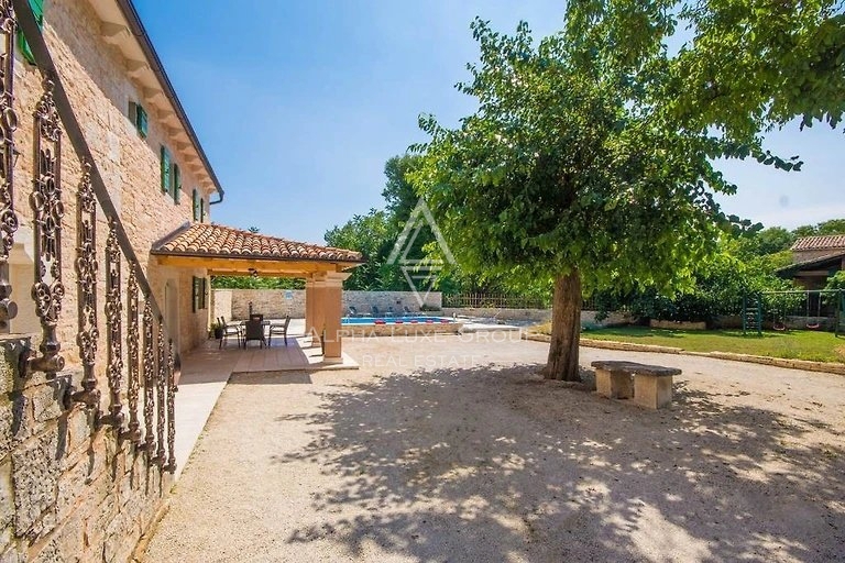 ISTRIA, ŽMINJ - Splendida villa in pietra con piscina