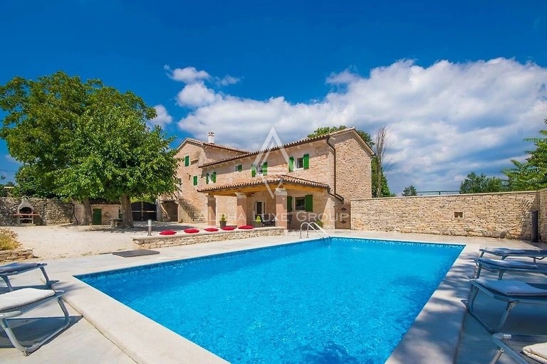 ISTRIA, ŽMINJ - Splendida villa in pietra con piscina